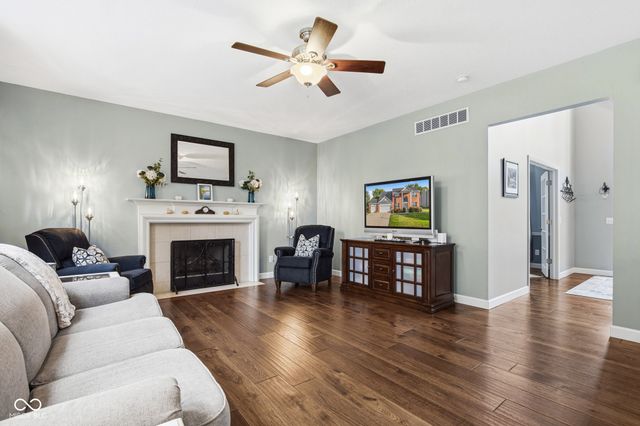 516 Viburnum Run, Westfield, IN 46074