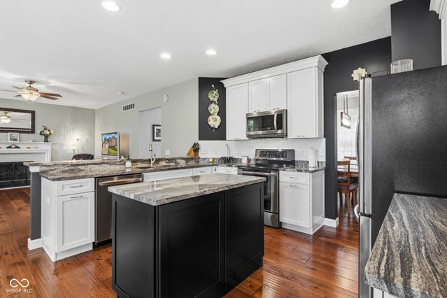 516 Viburnum Run, Westfield, IN 46074