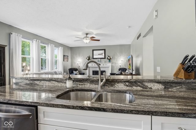 516 Viburnum Run, Westfield, IN 46074