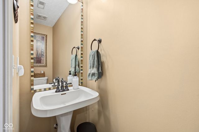 516 Viburnum Run, Westfield, IN 46074