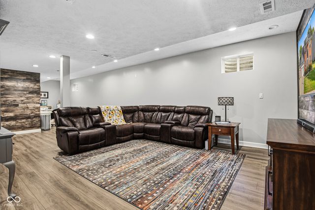 516 Viburnum Run, Westfield, IN 46074