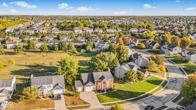 516 Viburnum Run, Westfield, IN 46074