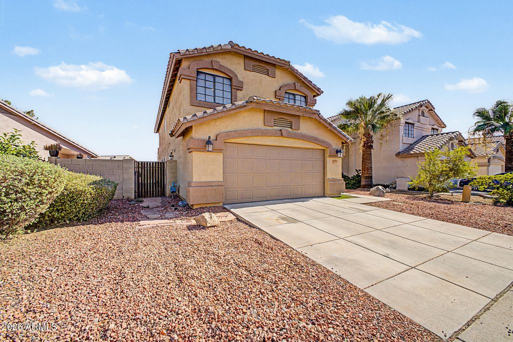 3721 W RUNION Drive, Glendale, AZ 85308 — photo 5