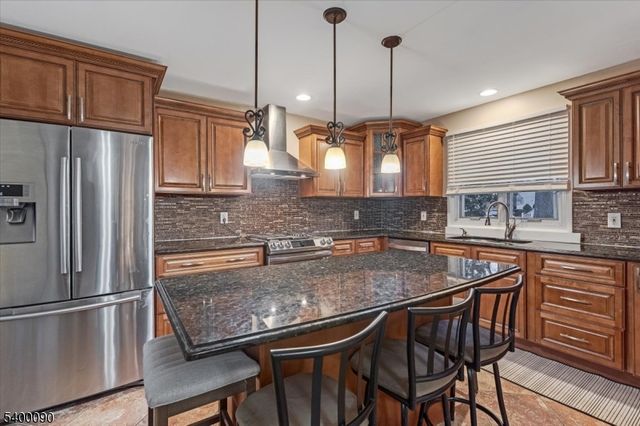 27 Marlin Ave, Pequannock Twp., NJ 07440