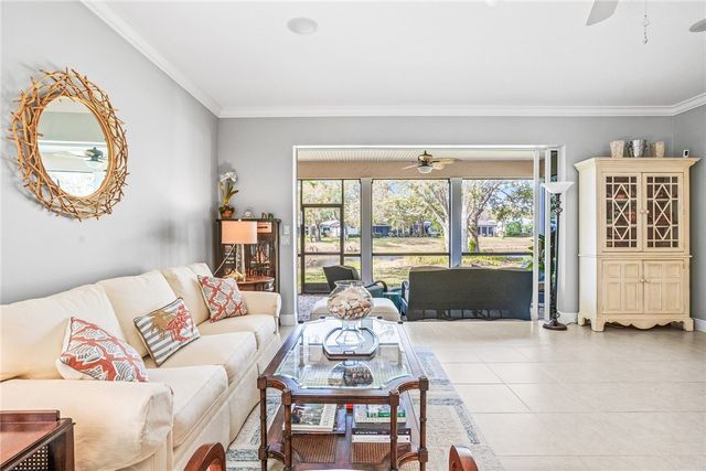 224 Oak Hammock Circle SW, Vero Beach, FL 32962