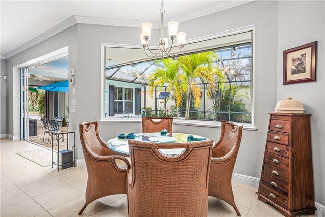 224 Oak Hammock Circle SW, Vero Beach, FL 32962