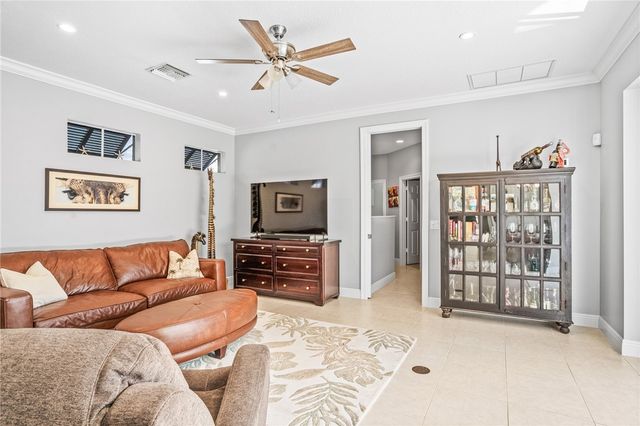 224 Oak Hammock Circle SW, Vero Beach, FL 32962