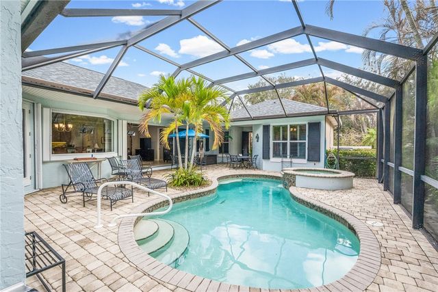 224 Oak Hammock Circle SW, Vero Beach, FL 32962