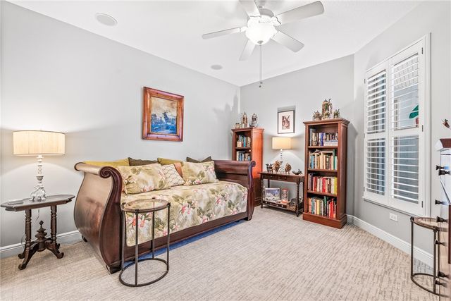 224 Oak Hammock Circle SW, Vero Beach, FL 32962