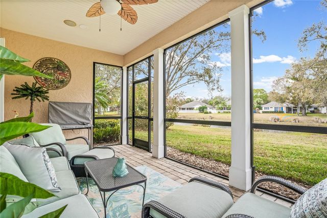 224 Oak Hammock Circle SW, Vero Beach, FL 32962