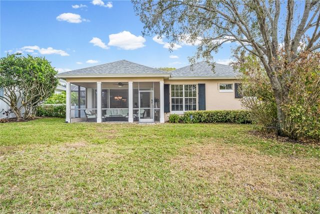 224 Oak Hammock Circle SW, Vero Beach, FL 32962