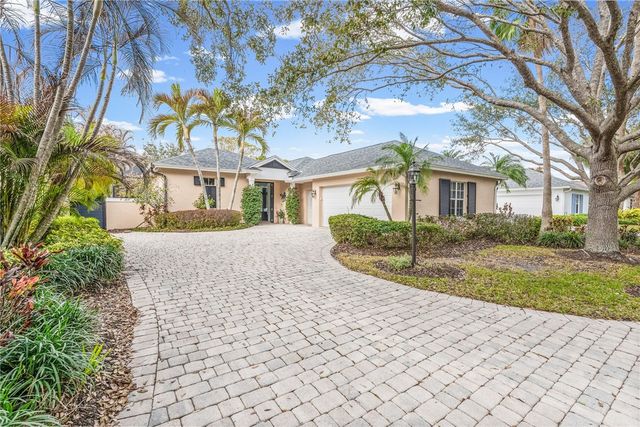 224 Oak Hammock Circle SW, Vero Beach, FL 32962