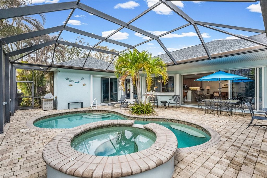 224 Oak Hammock Circle SW, Vero Beach, FL 32962