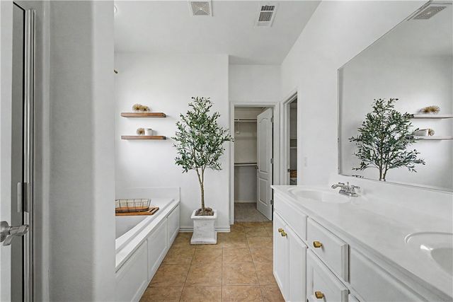 4069 Olive Tree Drive, Fayetteville, AR 72704