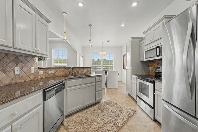 4069 Olive Tree Drive, Fayetteville, AR 72704