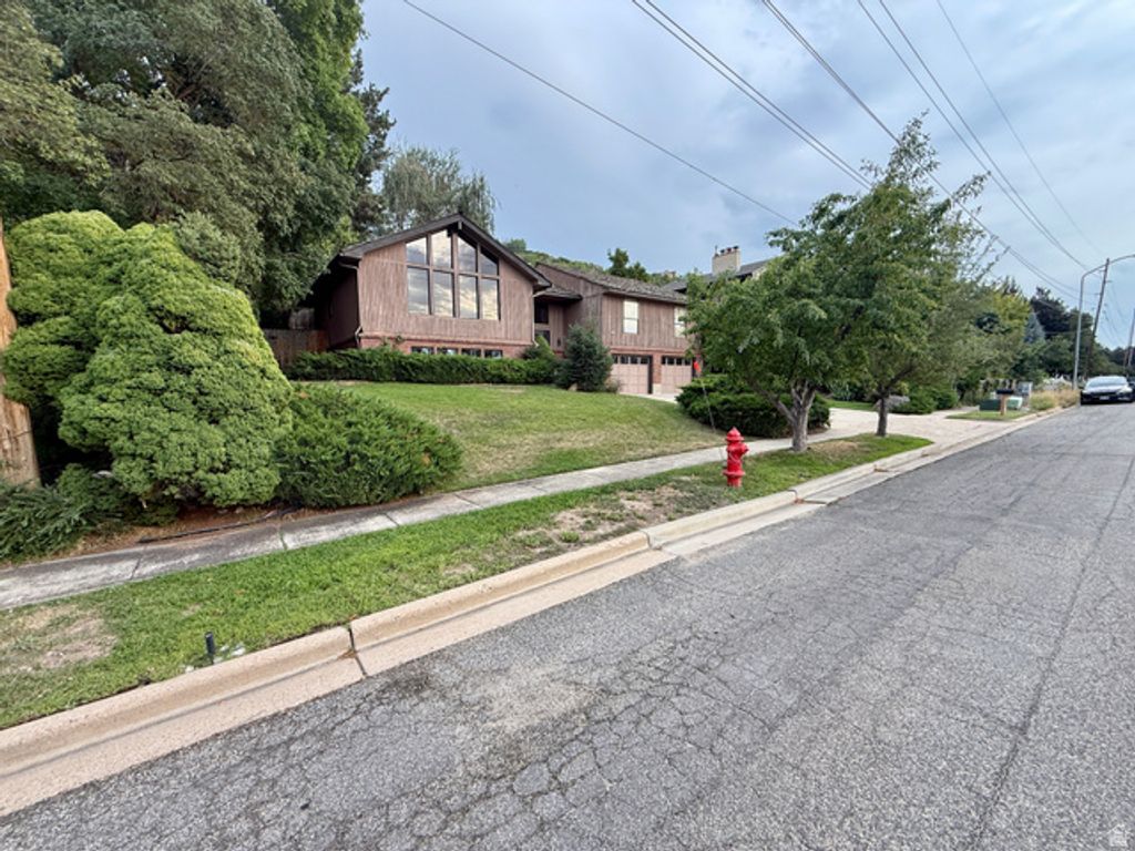 2197 S BOUNTIFUL BLVD, Bountiful, UT 84010 — exterior