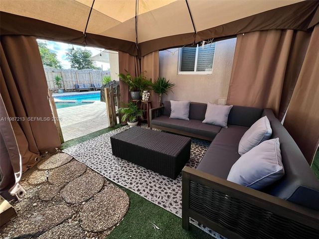 2040 NE 183rd St, North Miami Beach, FL 33179