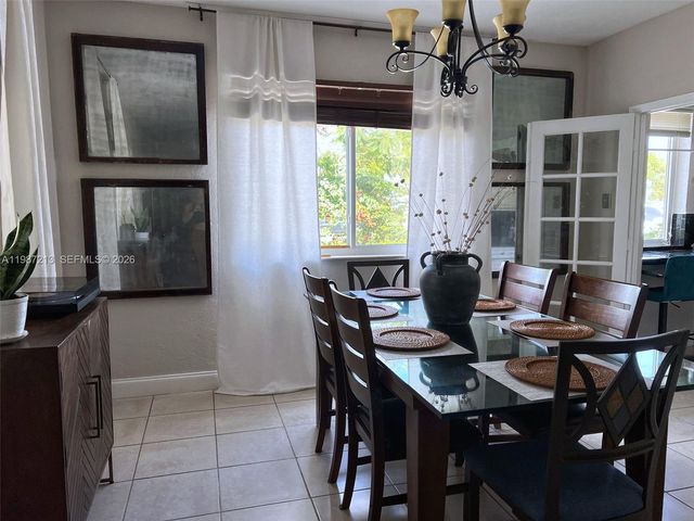 2040 NE 183rd St, North Miami Beach, FL 33179