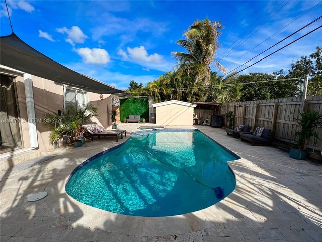 2040 NE 183rd St, North Miami Beach, FL 33179