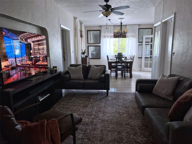 2040 NE 183rd St, North Miami Beach, FL 33179