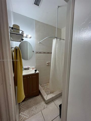 2040 NE 183rd St, North Miami Beach, FL 33179