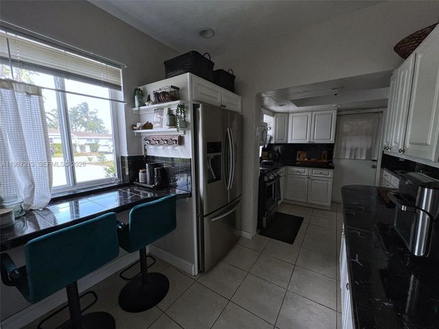 2040 NE 183rd St, North Miami Beach, FL 33179