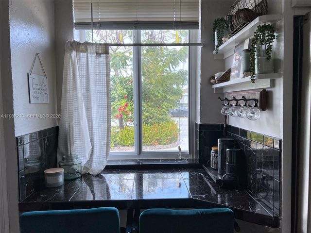 2040 NE 183rd St, North Miami Beach, FL 33179