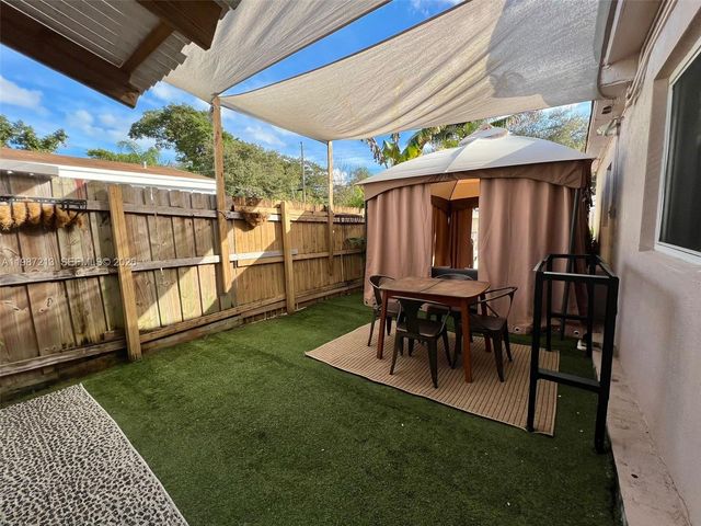 2040 NE 183rd St, North Miami Beach, FL 33179