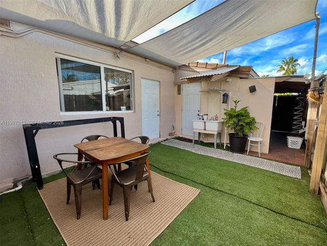 2040 NE 183rd St, North Miami Beach, FL 33179