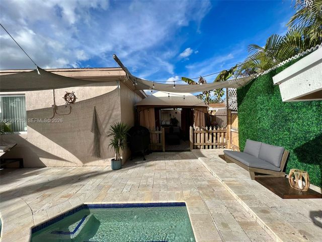 2040 NE 183rd St, North Miami Beach, FL 33179