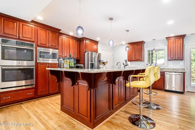 2869 Regan Ave, Louisville, KY 40206