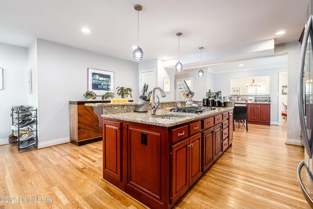 2869 Regan Ave, Louisville, KY 40206