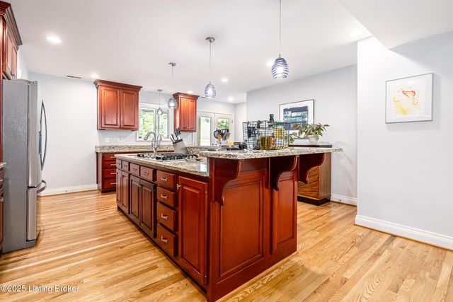 2869 Regan Ave, Louisville, KY 40206