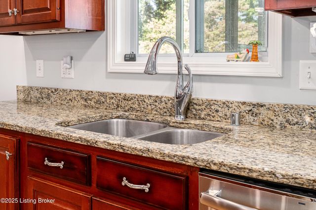 2869 Regan Ave, Louisville, KY 40206