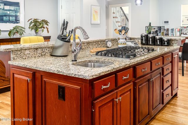 2869 Regan Ave, Louisville, KY 40206