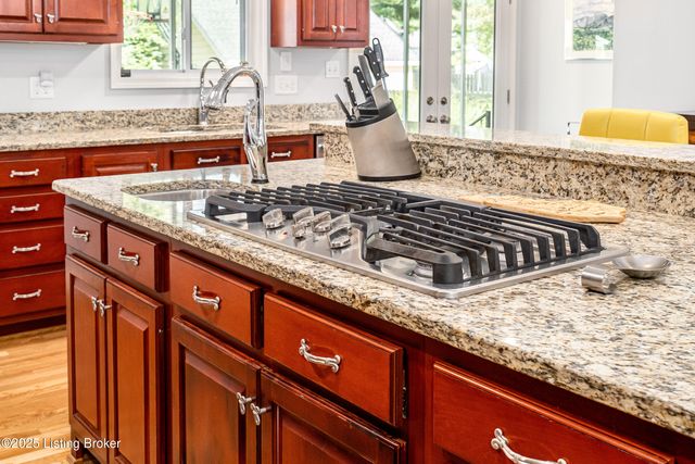 2869 Regan Ave, Louisville, KY 40206