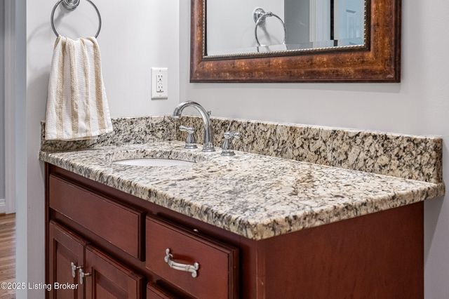 2869 Regan Ave, Louisville, KY 40206