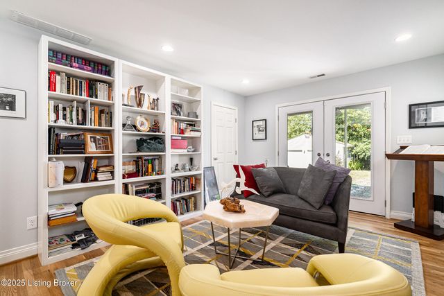 2869 Regan Ave, Louisville, KY 40206