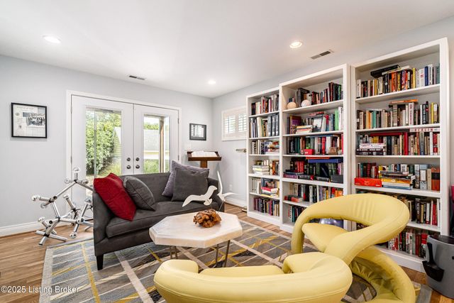 2869 Regan Ave, Louisville, KY 40206