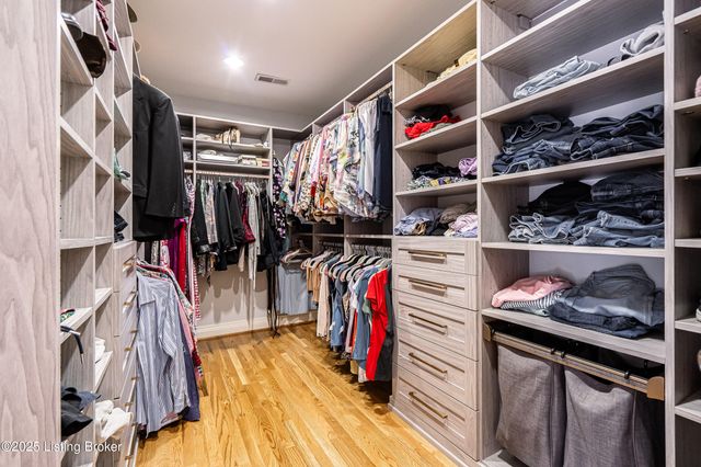 2869 Regan Ave, Louisville, KY 40206