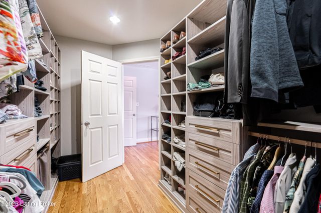 2869 Regan Ave, Louisville, KY 40206