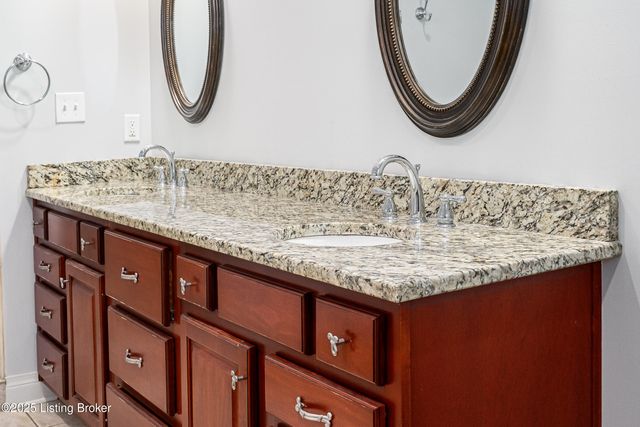 2869 Regan Ave, Louisville, KY 40206