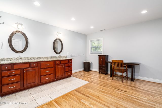 2869 Regan Ave, Louisville, KY 40206