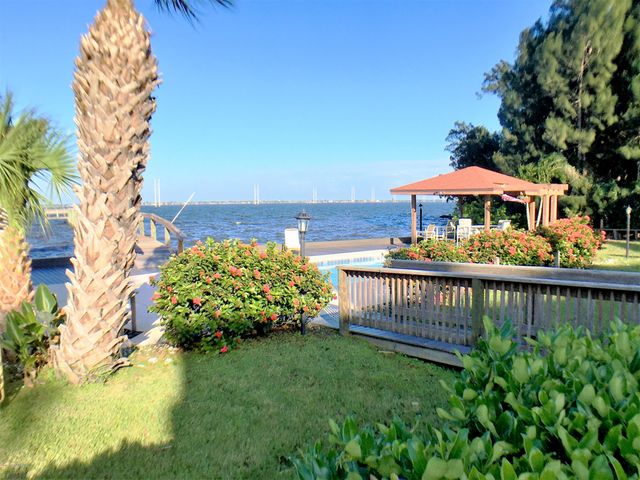 3015 Kirkland Road NE, Palm Bay, FL 32905