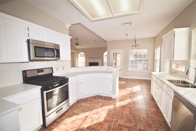 6718 Flowermound Drive, Sugar Land, TX 77479