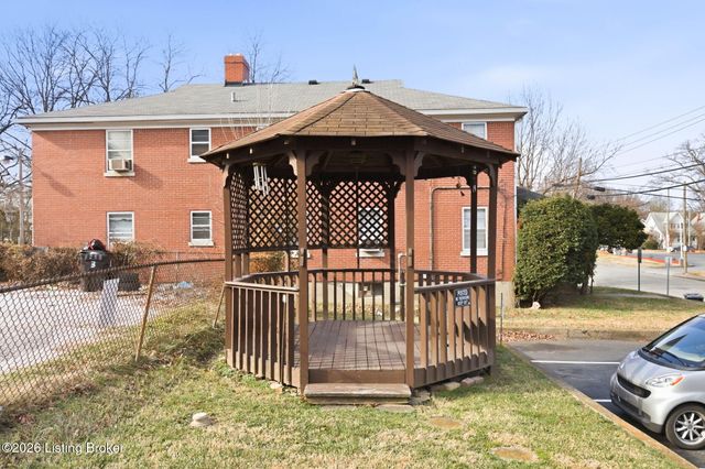 4400 S 2nd St, Louisville, KY 40214