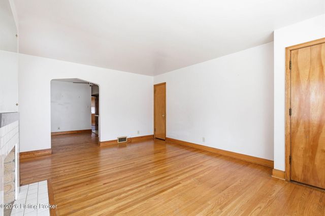 4400 S 2nd St, Louisville, KY 40214