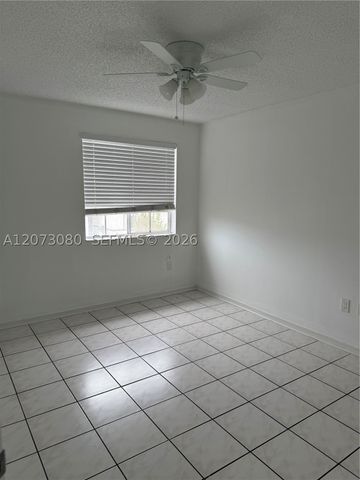 15870 SW 85th Ln 0, Miami, FL 33193