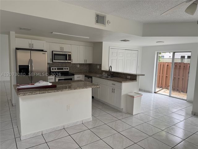 15870 SW 85th Ln 0, Miami, FL 33193