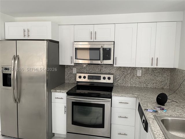 15870 SW 85th Ln 0, Miami, FL 33193